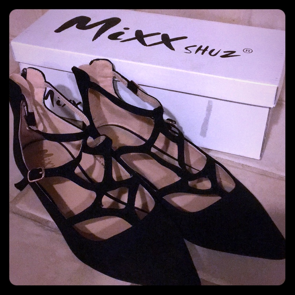 Mixx Shuz black flats
